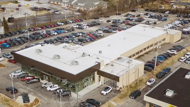 Cardinal Contractors commercial flat roof TPO installation on large commercial building serving Kansas City and St. Louis Missouri